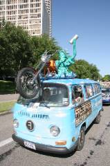 v2006_ArtCar_3_Parade 010 